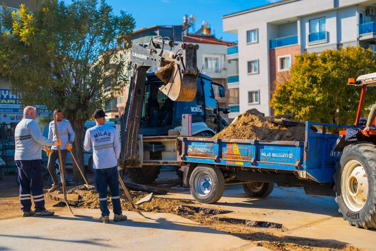 Milas Belediyesi’nden İlçe Yollarında Yoğun Mesai 6